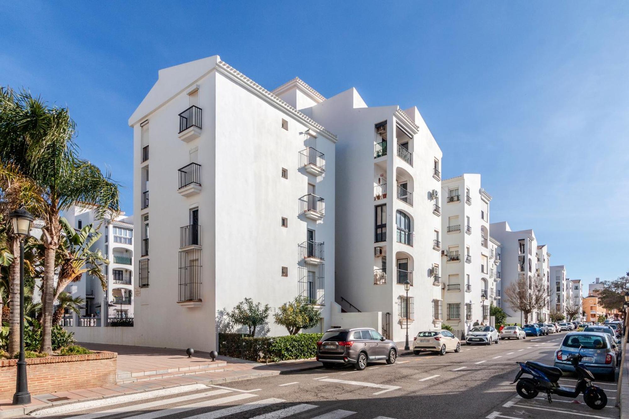 Close To The Beach, 5 Minutes Walk San Luis de Sabinillas Exterior photo